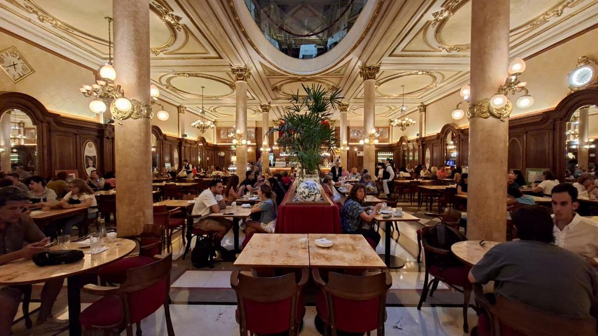 La Confitería La Ideal, un ícono de Buenos Aires.