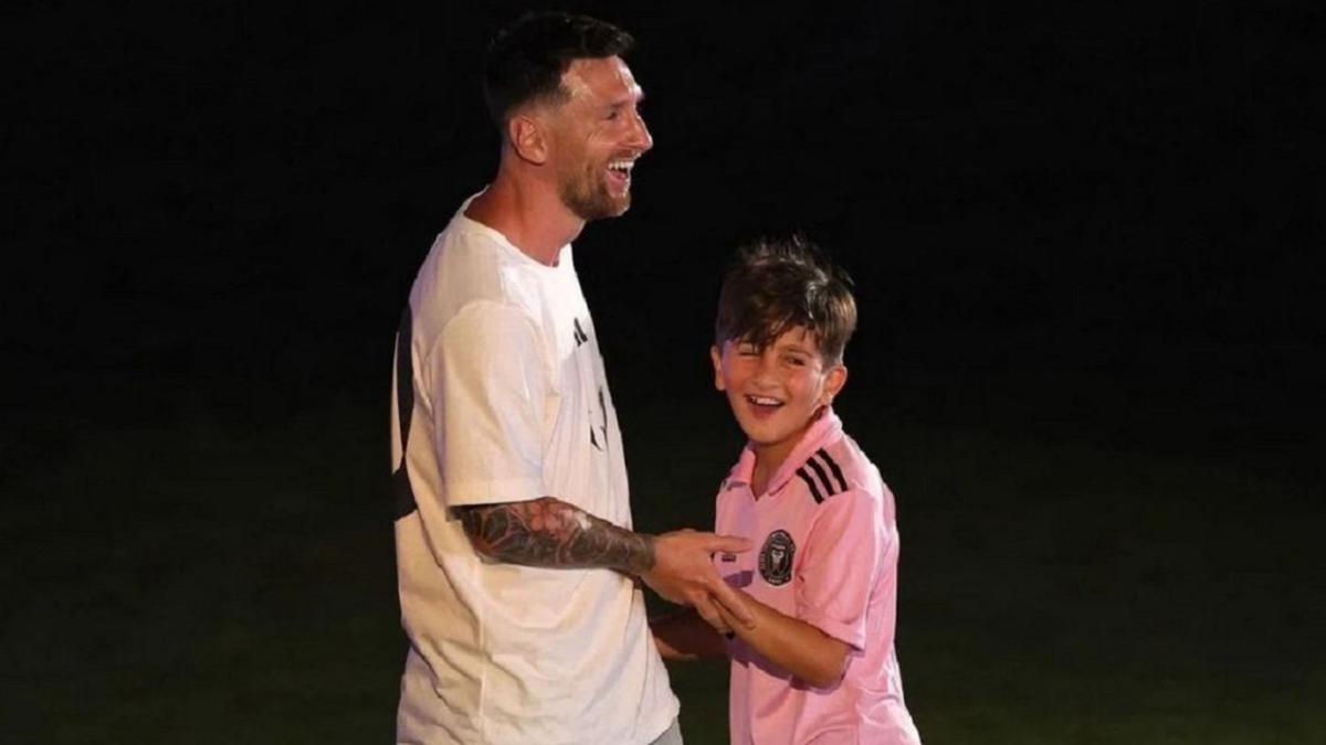 Lionel Messi junto a su hijo Thiago.