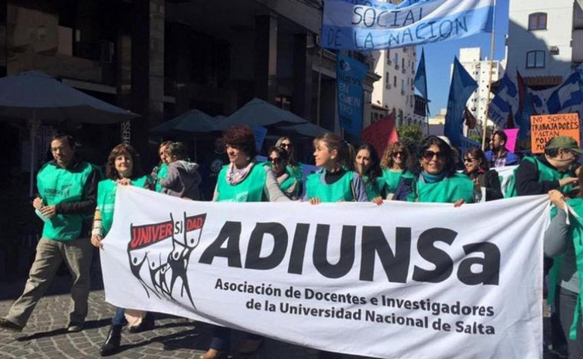 Salta paralizada: sin colectivos y paro en universidades