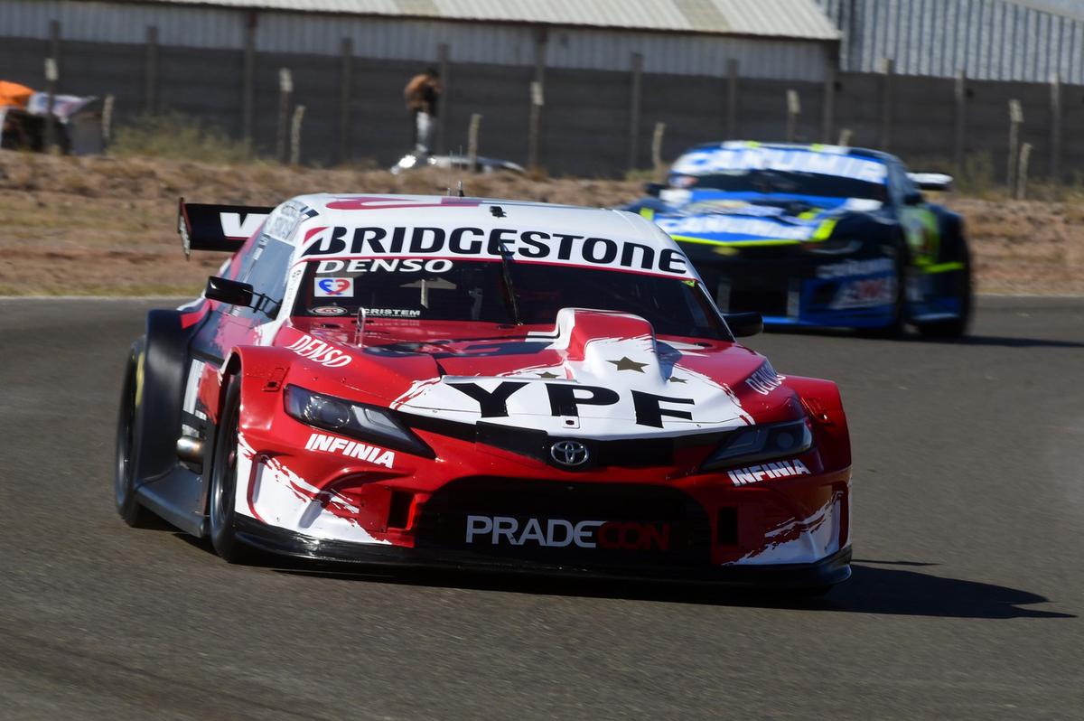 Rossi y su Camry, los mejores antes de clasificar a las 16:05.