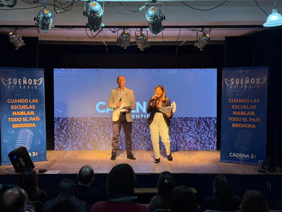 Sueños de Radio premia al folclore en Arequito junto a Soledad Pastorutti