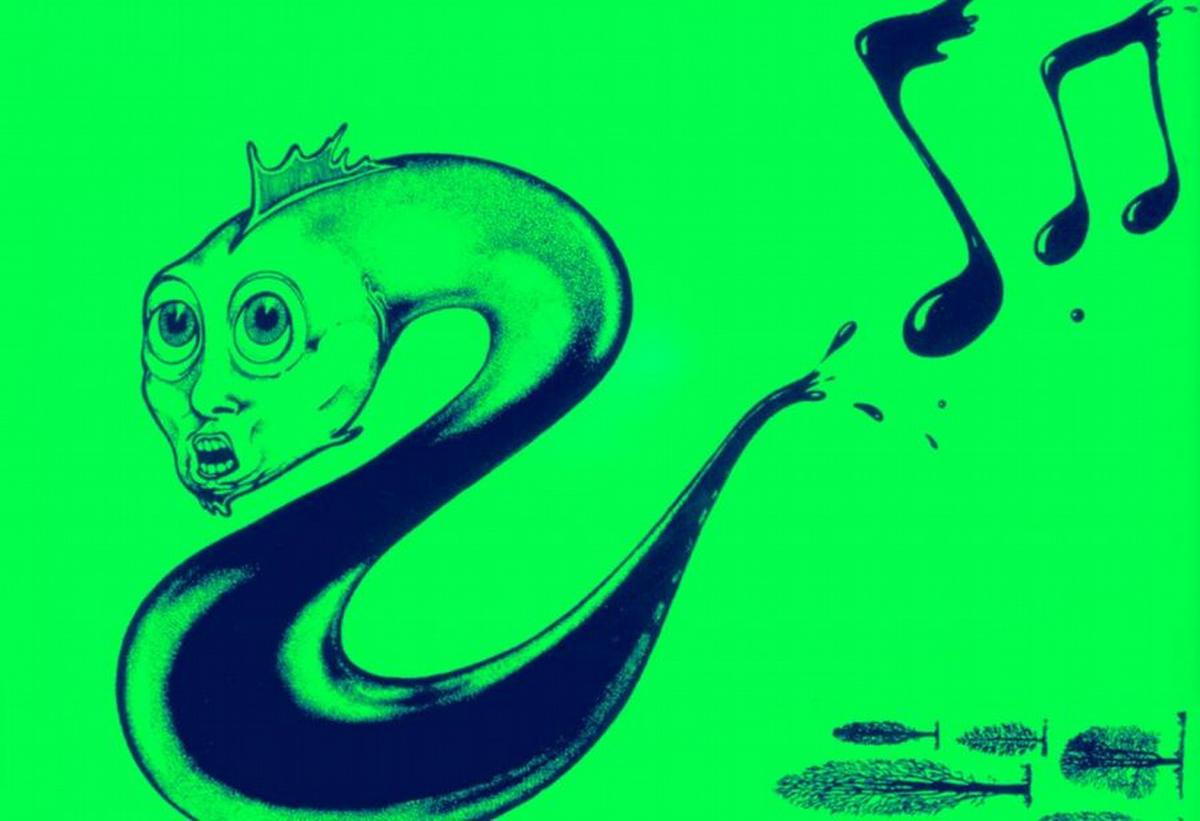 Una almendra en un pescado verde jade