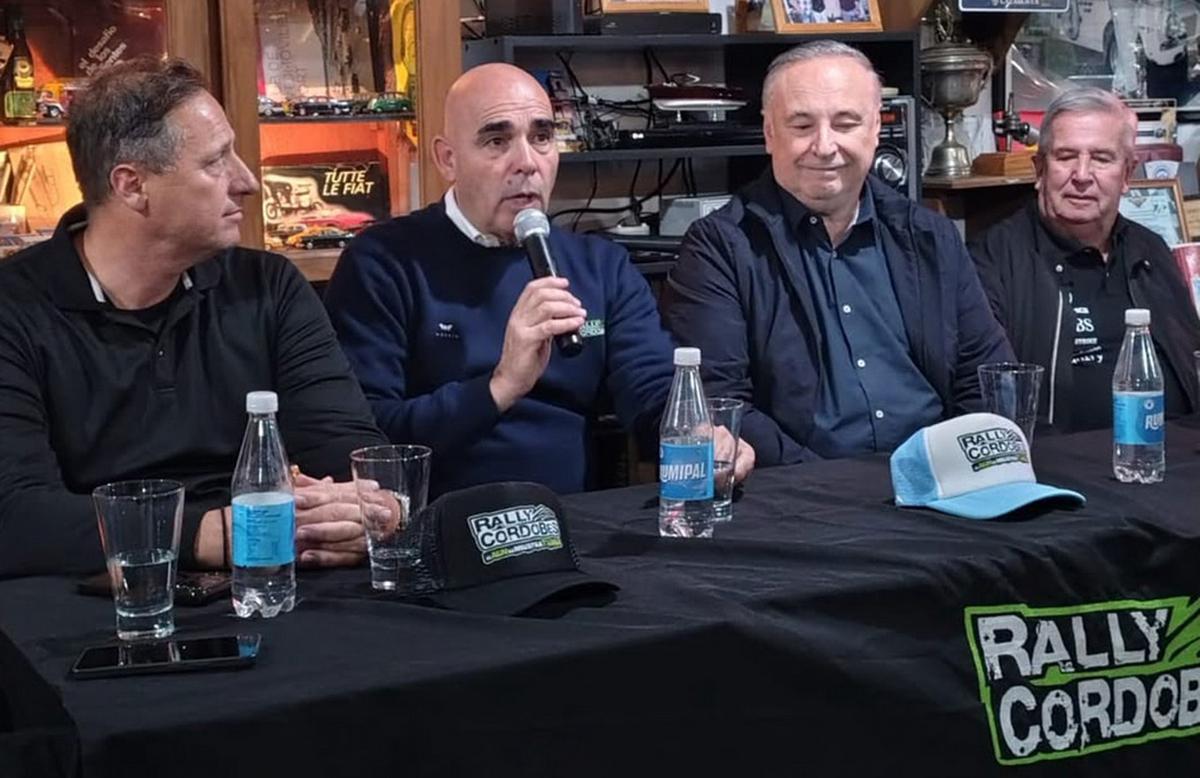 Alejandro Mana, Eduardo Acastello, Gustavo Beccaría y Alberto Fenoglio en Villa María