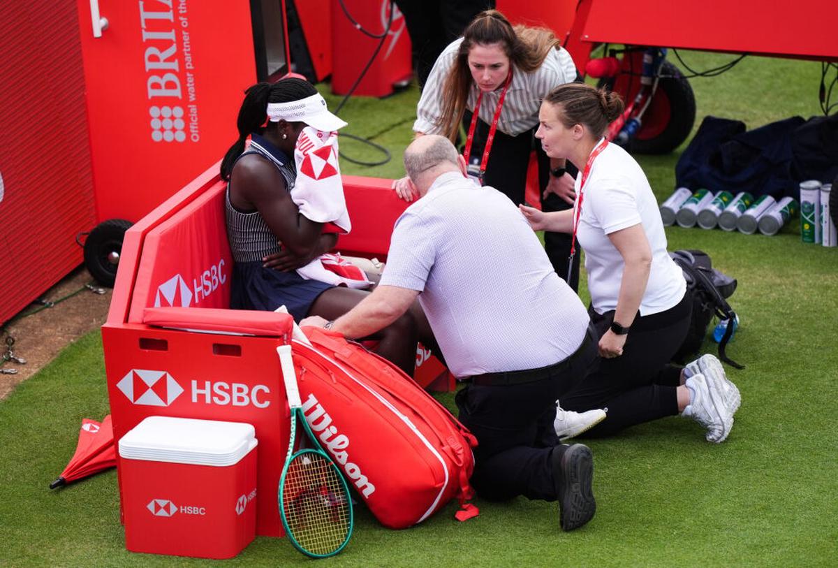Victoria Mboko se pierde Wimbledon tras lesión en la rodilla izquierda en Queens