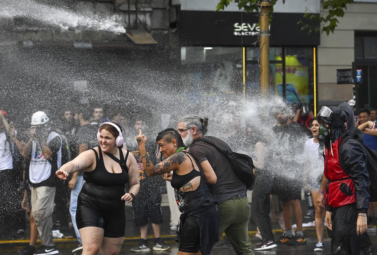 Incidentes en las afueras del Congreso. (Foto: Maximiliano Luna/NA)