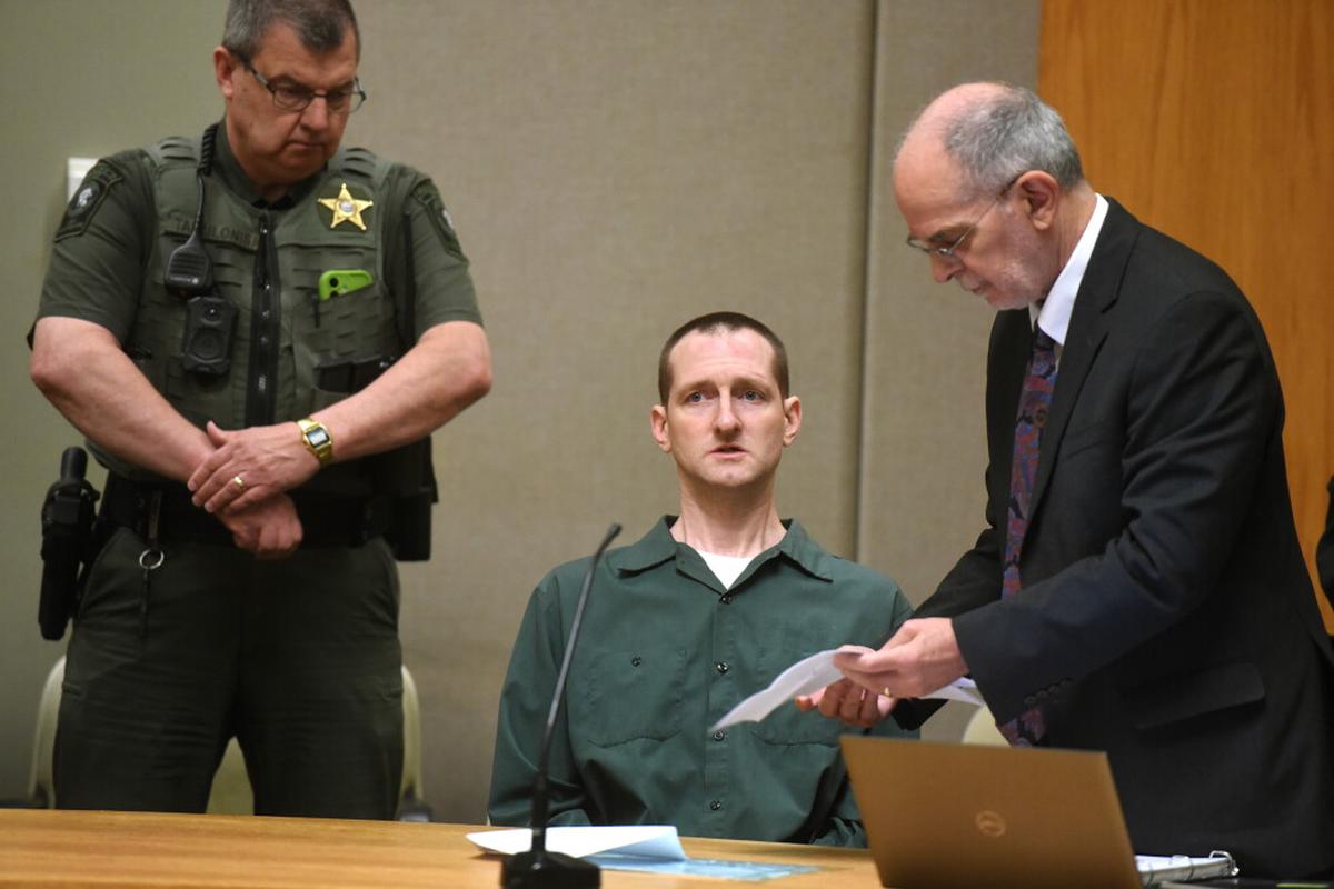 Asesino de profesores en Nueva Hampshire podrá salir en libertad supervisada en 20 años