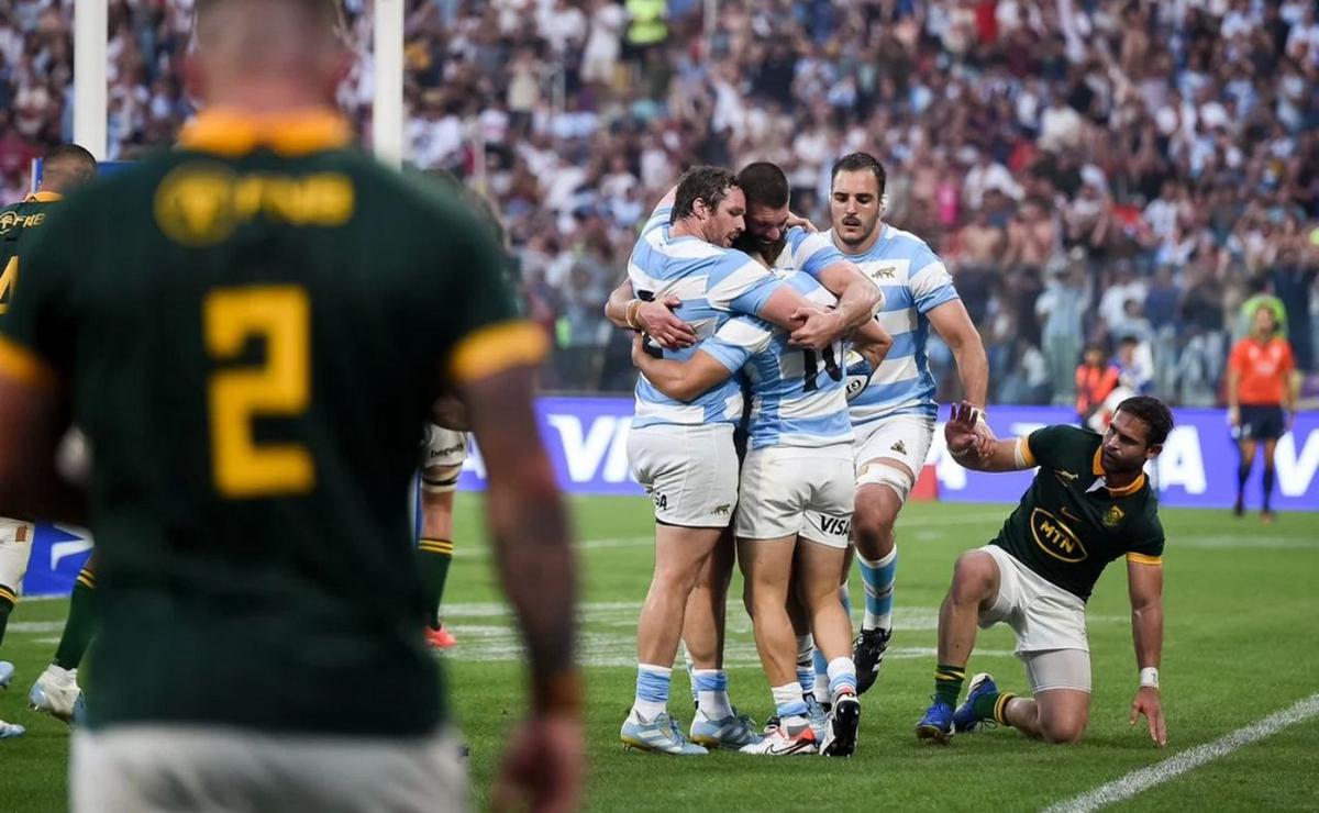 FOTO: Los Pumas y un triunfazo ante Sudáfrica. (Foto:@LosPumas)