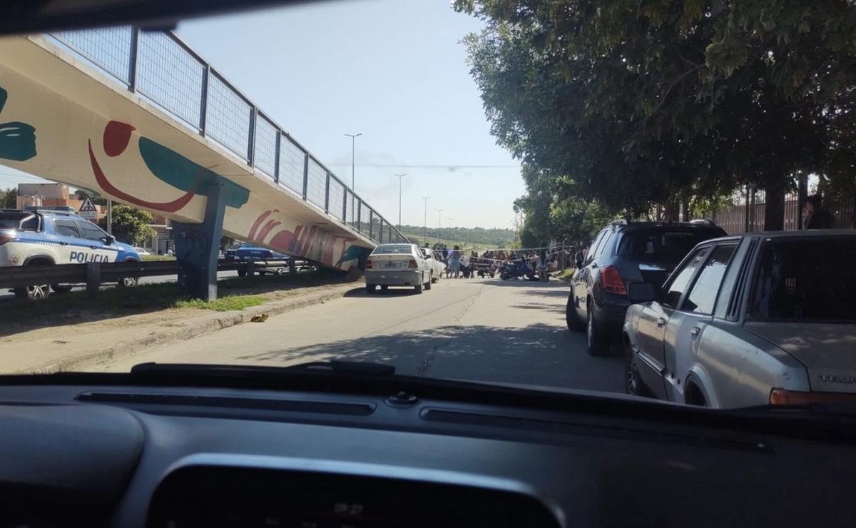 FOTO: Terrible accidente en Córdoba: chocó a un contenedor y mató a una mujer.