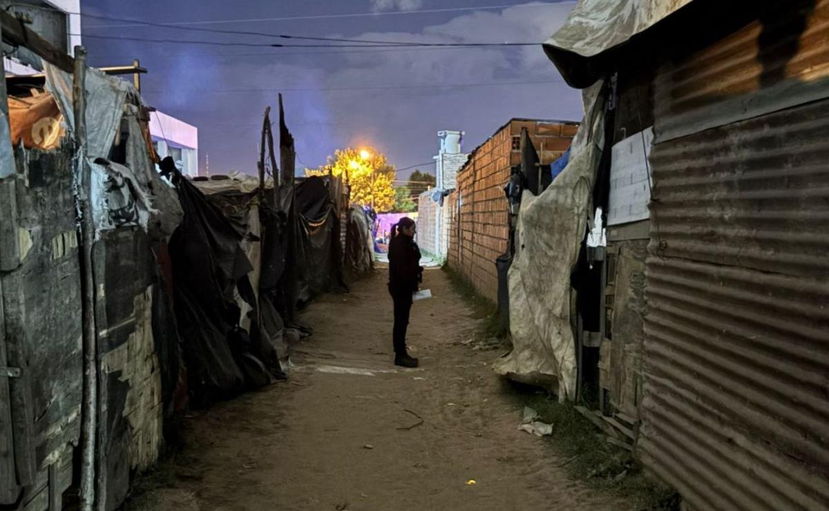 Un pasillo en avenida San Martín al 7000, la zona del ataque a balazos.