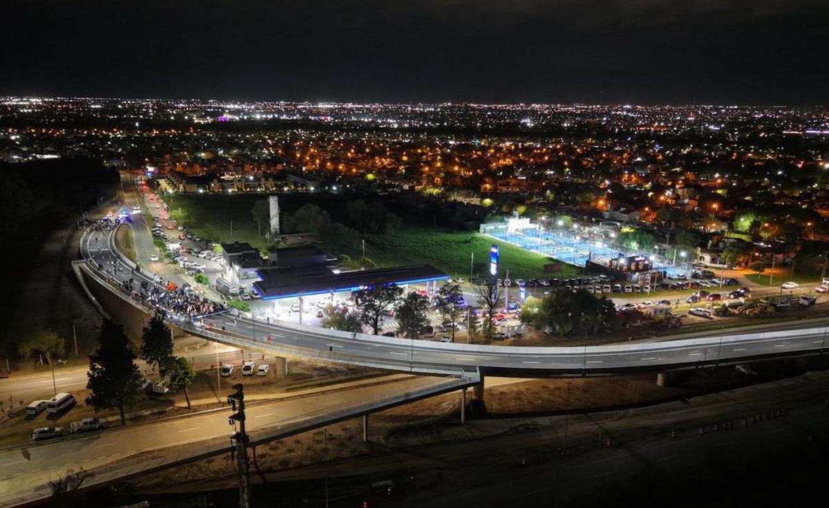 El gobernador Martín Llaryora encabezó la inauguración de la obra. 