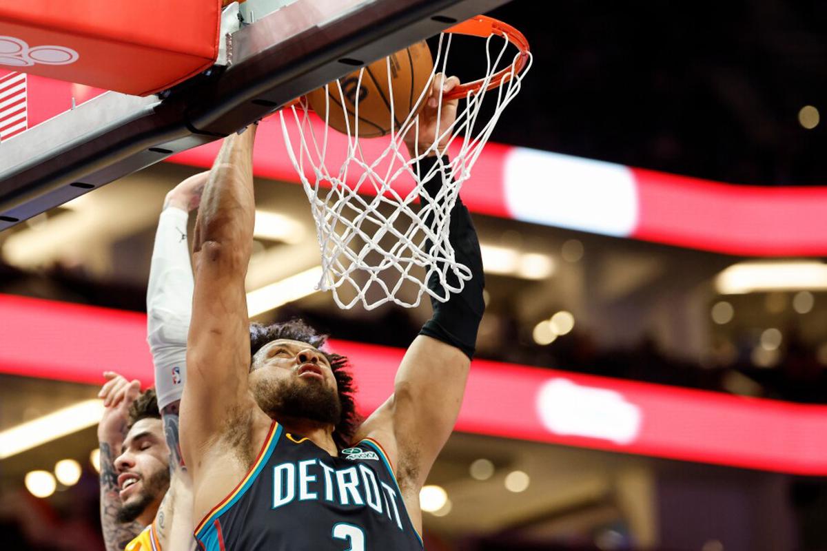 Jalen Duren anota 20 puntos y Pistons arrollan 118-100 a Hornets