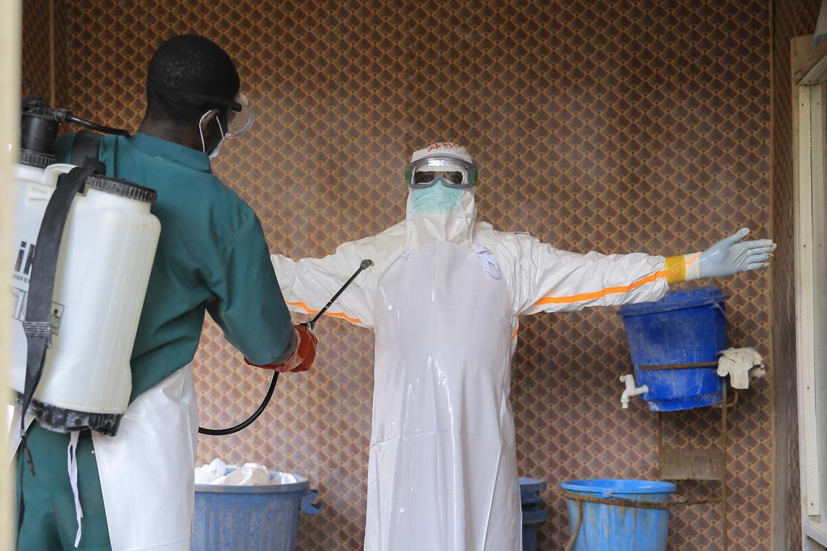 El brote de ébola en Congo supera las 4.000 muertes mientras autoridades luchan por contenerlo