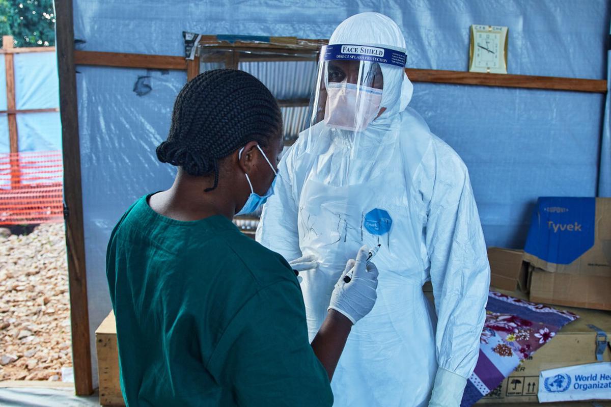Las muertes por ébola en Congo llegan a 600 entre sospechas de casos en otra provincia