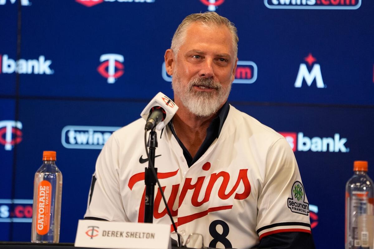 Derek Shelton aprovechó que los Piratas lo despidieran para postularse con los Mellizos