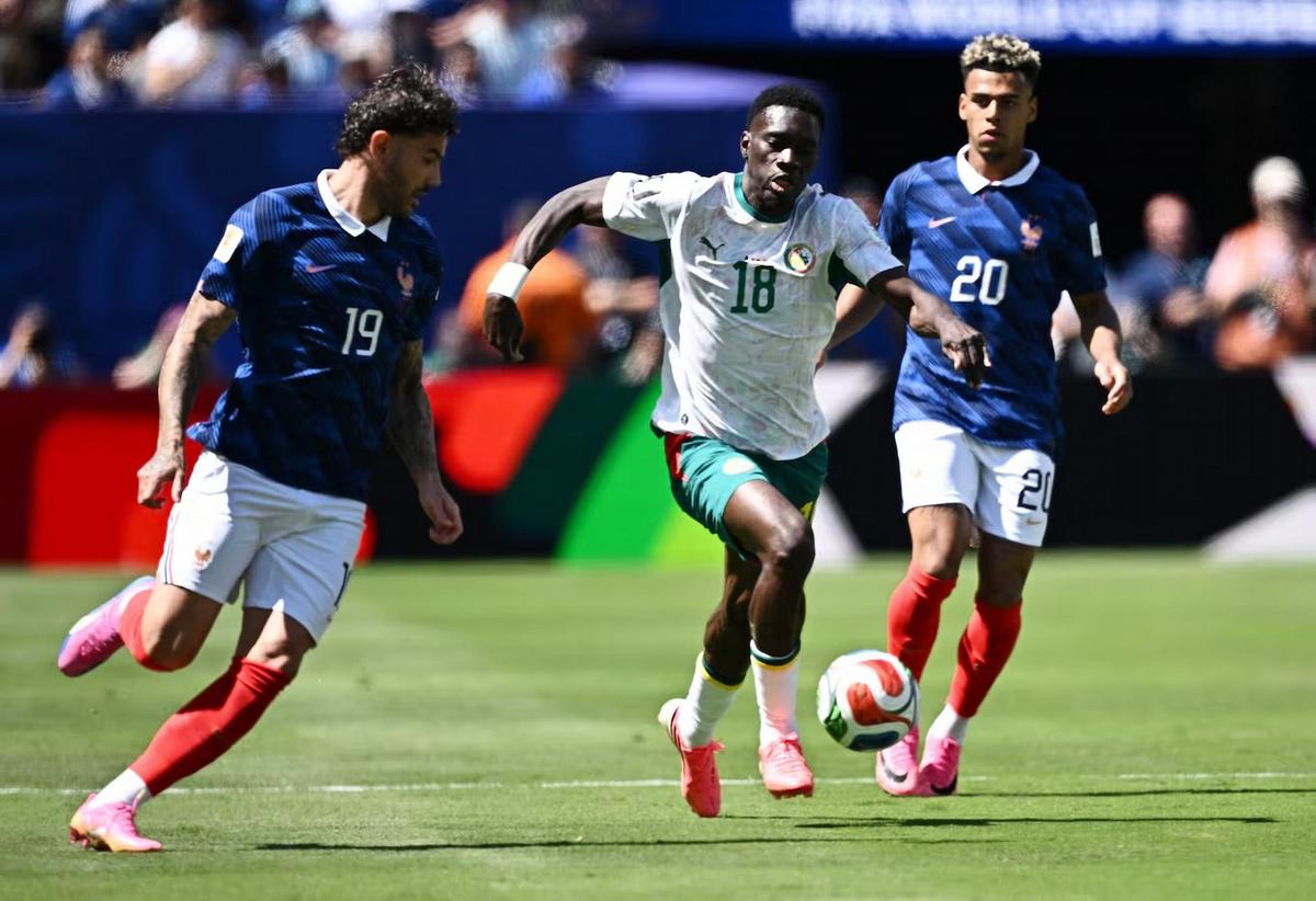 Francia arrancó el Mundial con victoria. (AP)