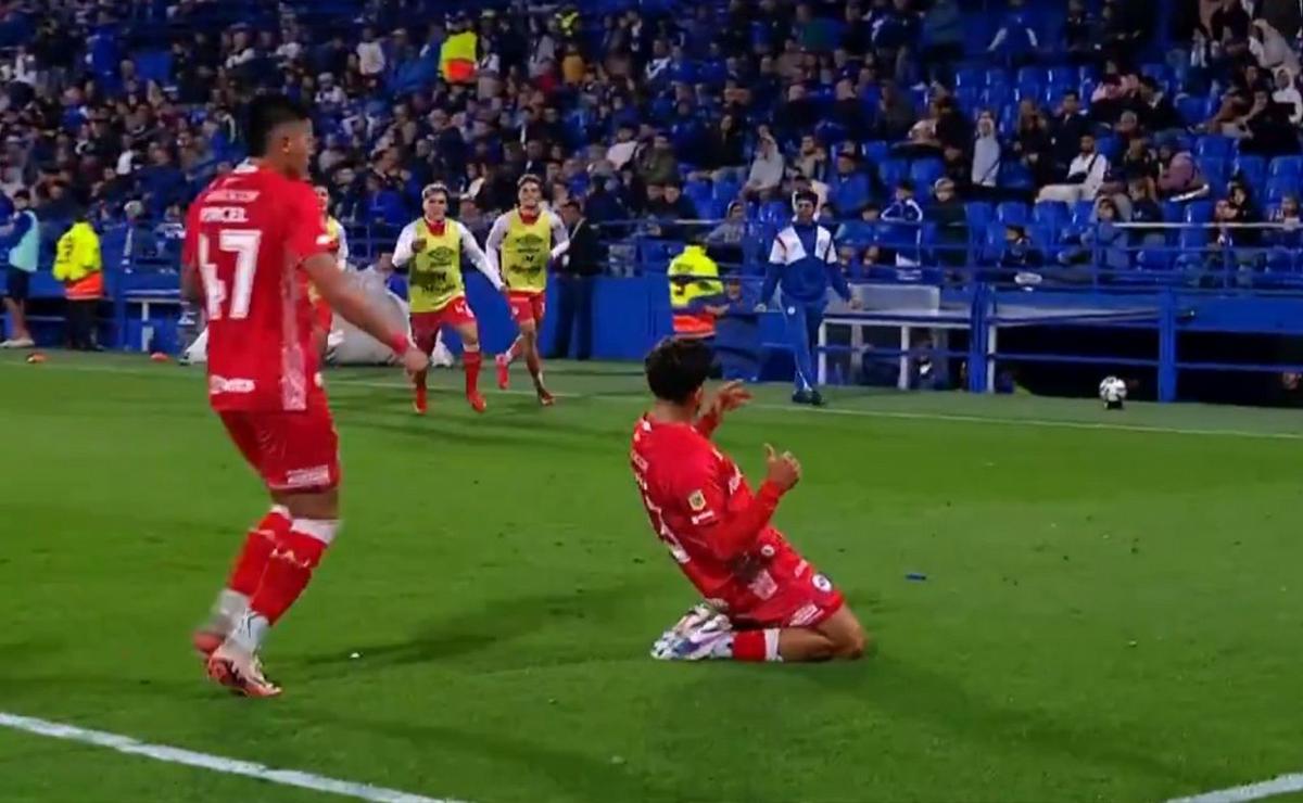 Hernán López Muñoz festeja el segundo gol de Argentinos. (Foto: captura TV)