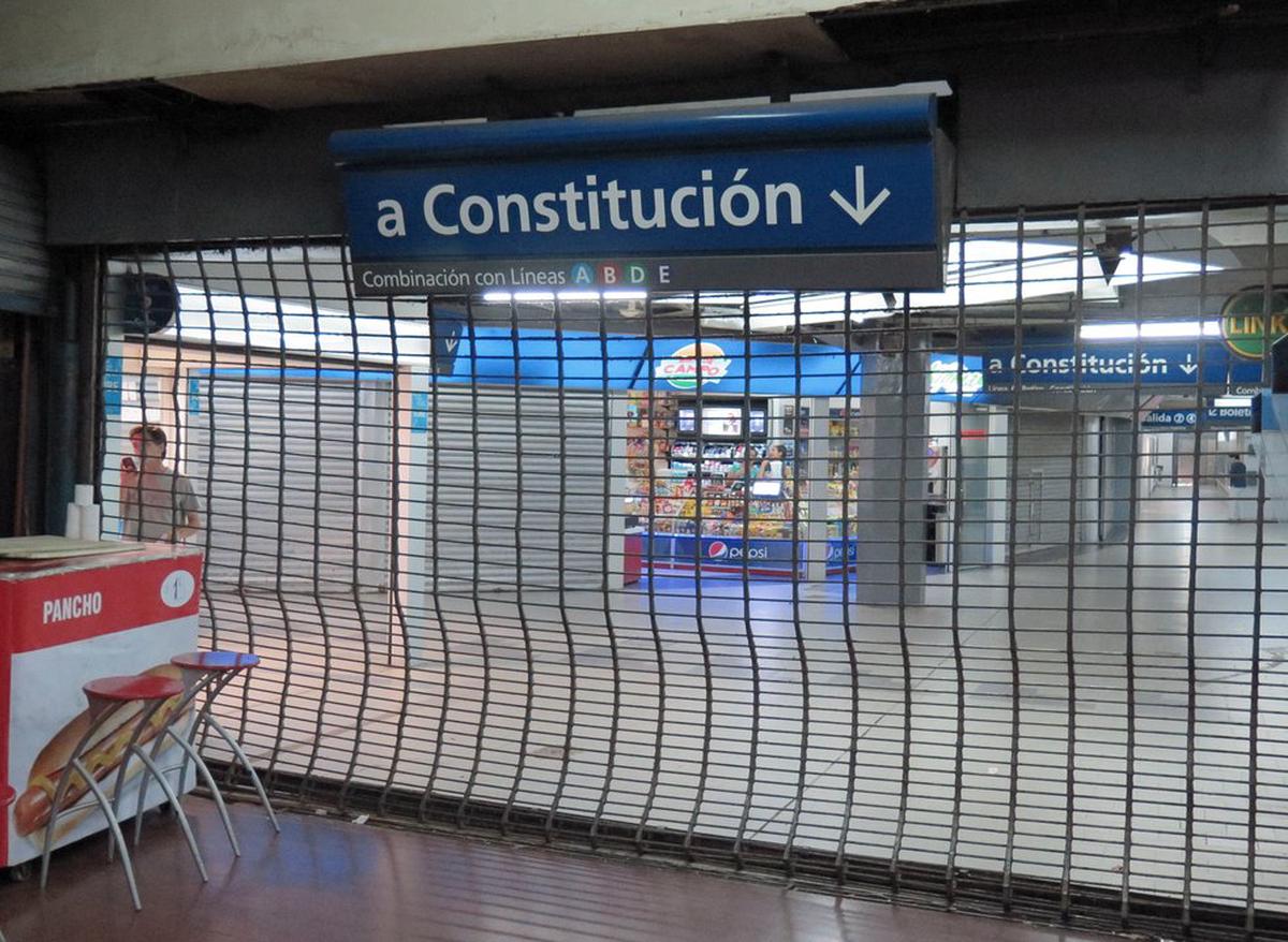 La línea C del subte de Buenos Aires reanuda su servicio tras el paro