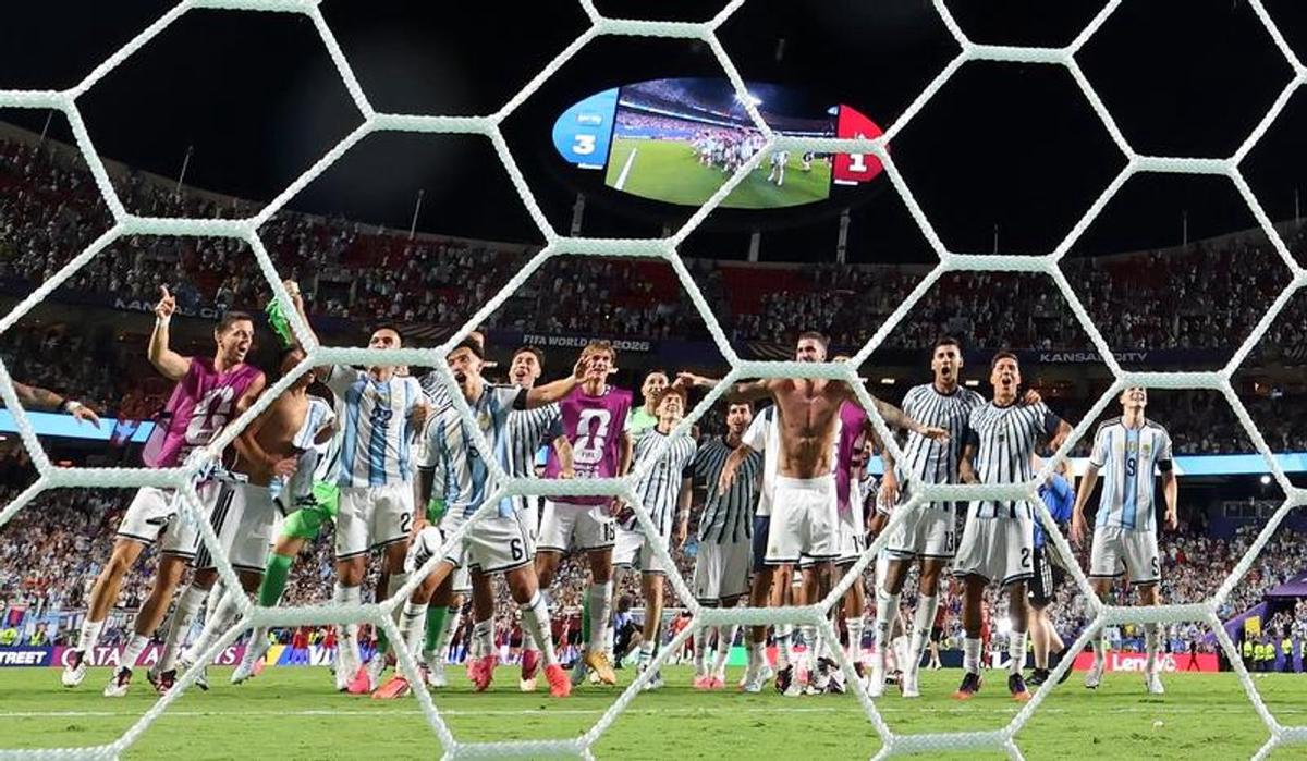 Argentina festejando la clasificación a las semifinales del Mundial.