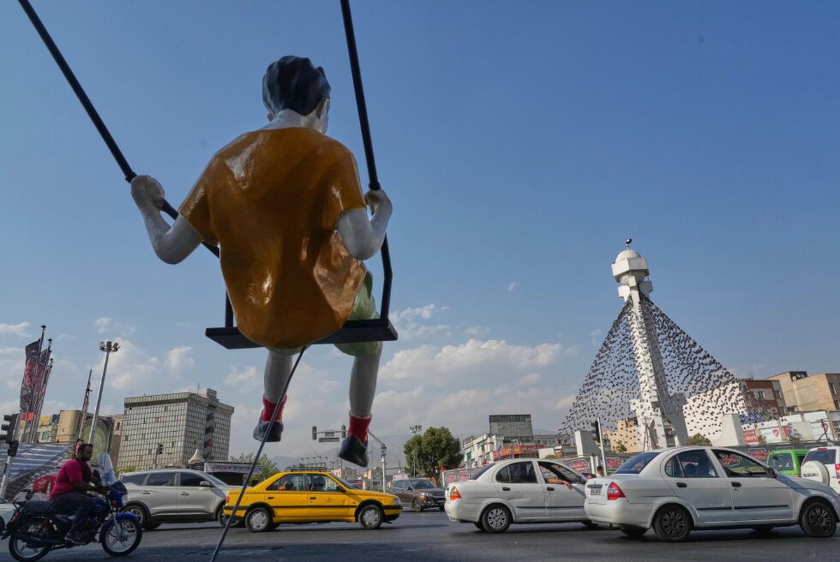 Rebeldes hutíes con apoyo iraní reanudan ataques a puerto clave y otras noticias de Oriente Medio