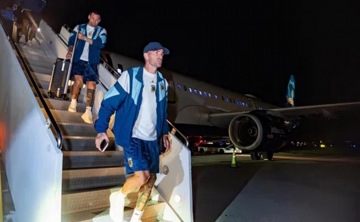 Messi y De Paul no viajan a Argentina junto a la delegación.