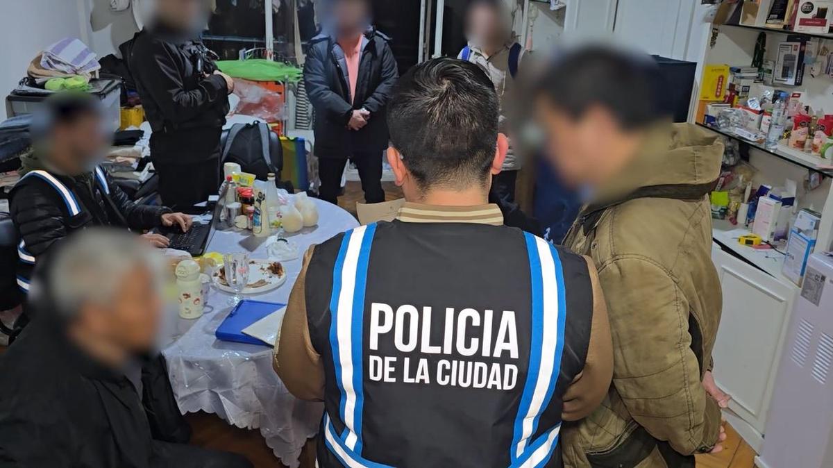 Desarticulan banda que extorsionaba a comerciantes chinos en Buenos Aires: cinco arrestos
