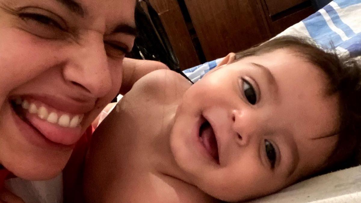 “Me gustó”: el beso de Aneley y Valentina Márquez en pleno escenario