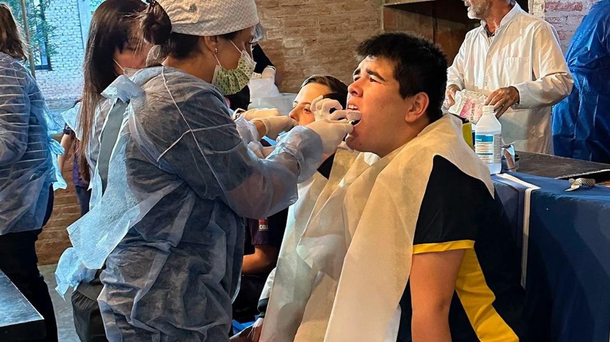 FOTO: Odontólogos de Córdoba hicieron protectores bucales a jugadores con discapacidad