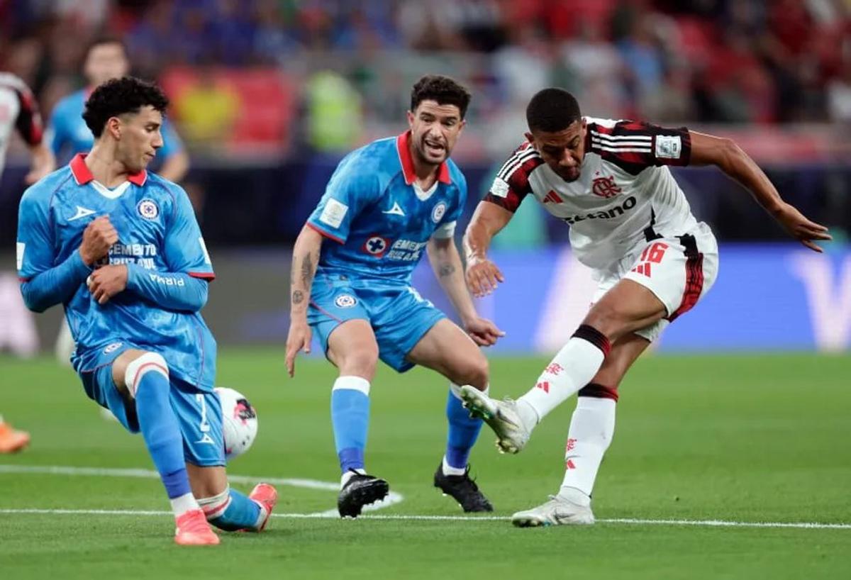 Flamengo dejó en el camino a Cruz Azul.