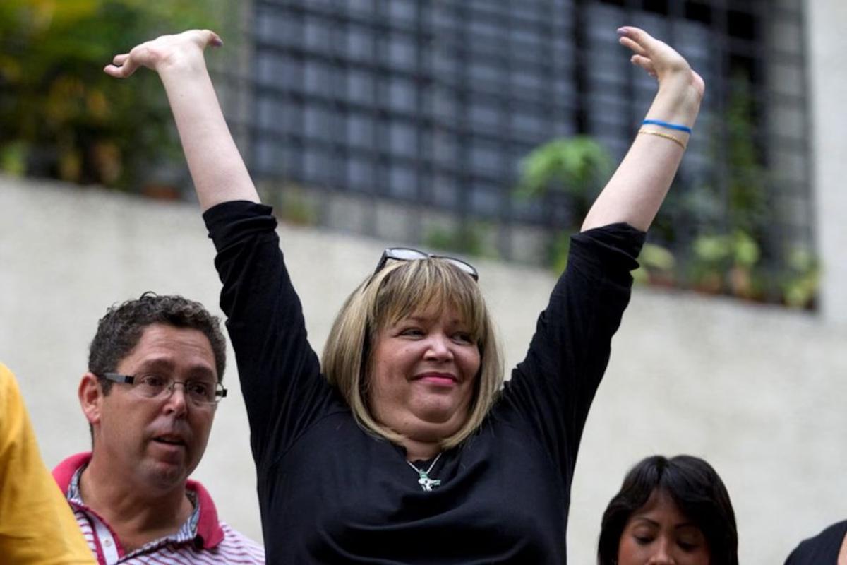 La familia de la magistrada señaló que la medida restituyó plenamente sus derechos y libertad.