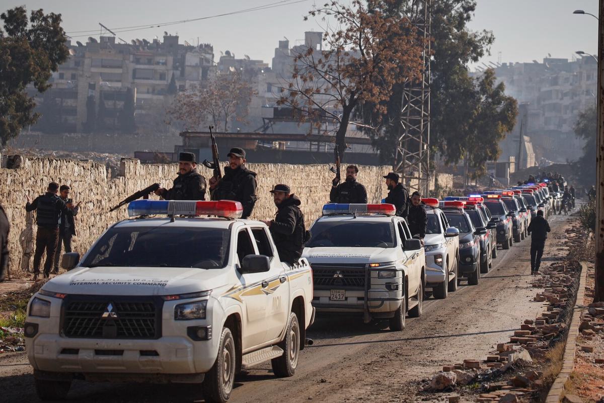 Fuerzas de seguridad sirias entran en barrio de Alepo tras enfrentamientos con combatientes kurdos