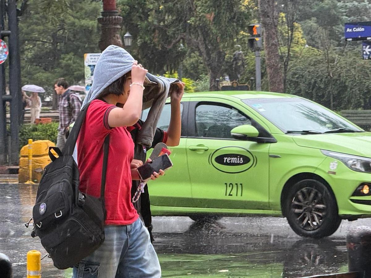 Volvió la lluvia a Córdoba. (Foto: Daniel Cáceres/Cadena 3)