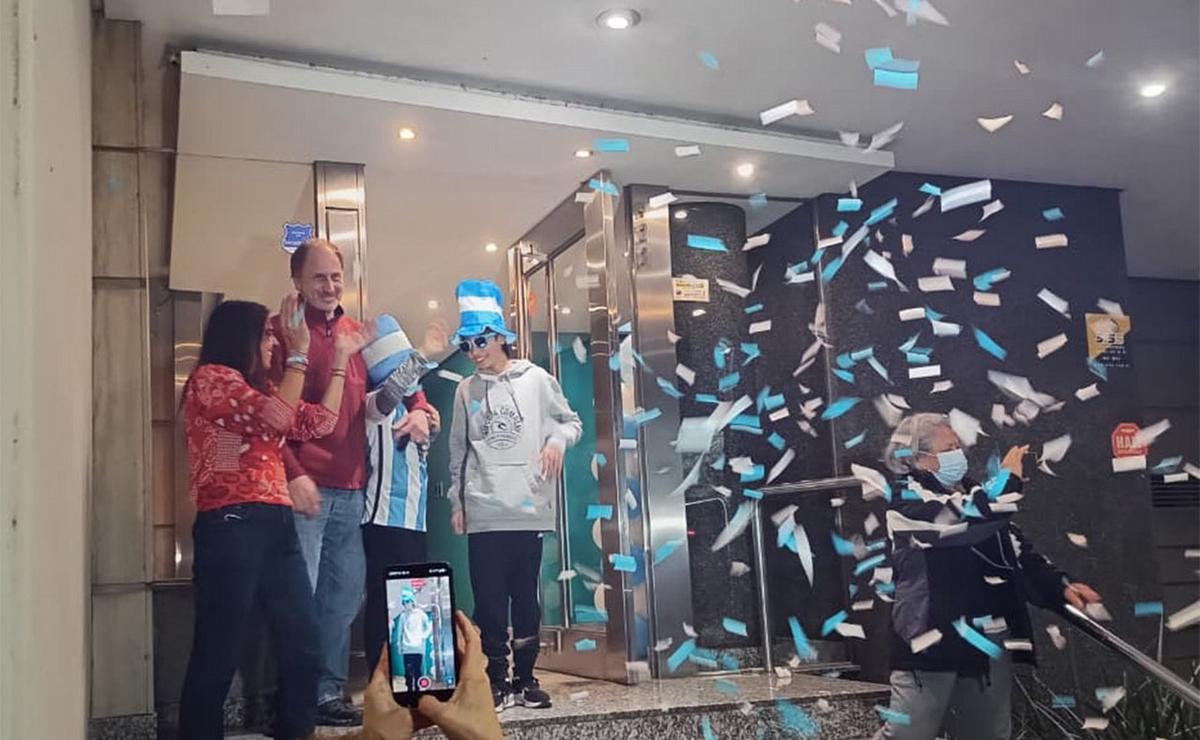 Emotivo regreso a casa: Facundo fue recibido por una multitud tras su trasplante.