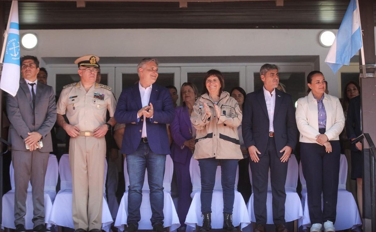 FOTO: Bullrich inauguró junto a Llaryora la base de la Prefectura en Embalse. (Gob. Cba)