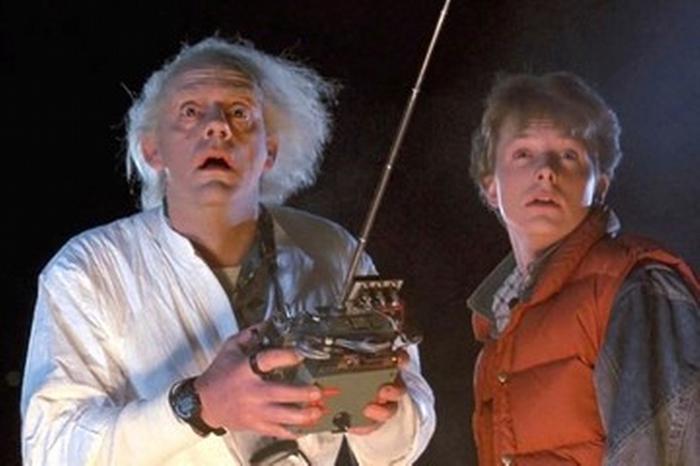 Día de "Volver al Futuro": los aciertos, los errores y el anuario que creó la saga