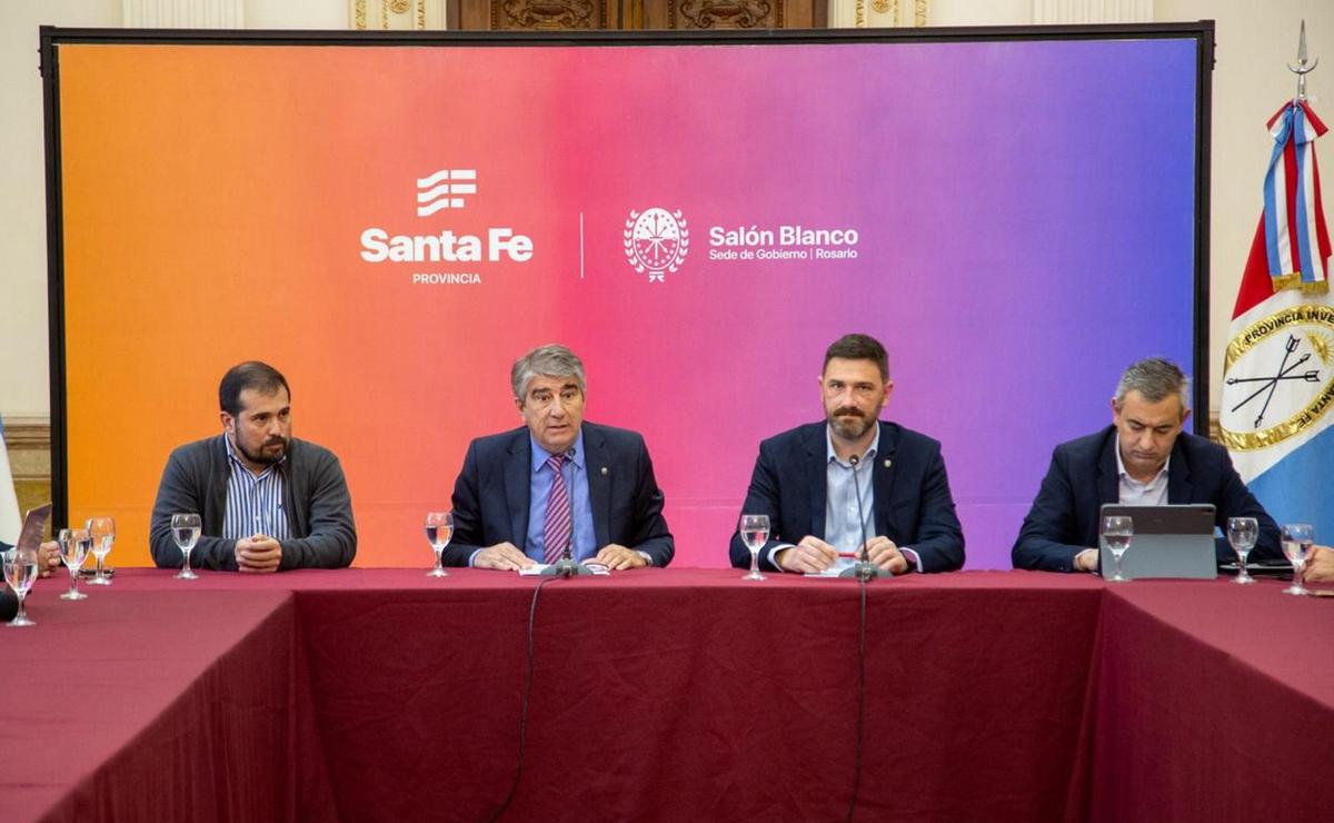 FOTO: Encuentro interestatal para analizar y prevenir incendios en el delta del Paraná.