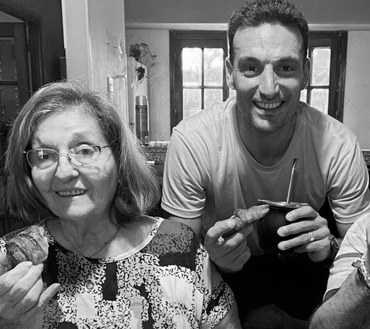 Murió la mamá de Scaloni