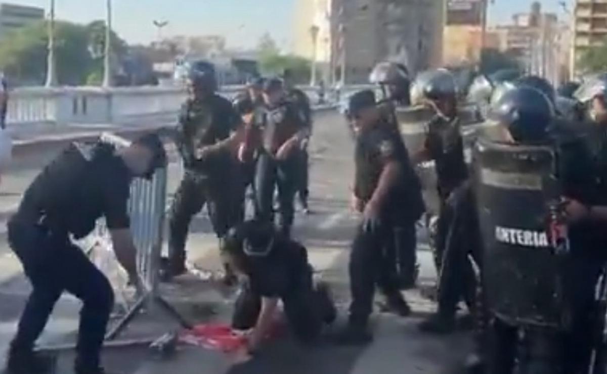 Incidentes en el Puente Centenario de Córdoba.