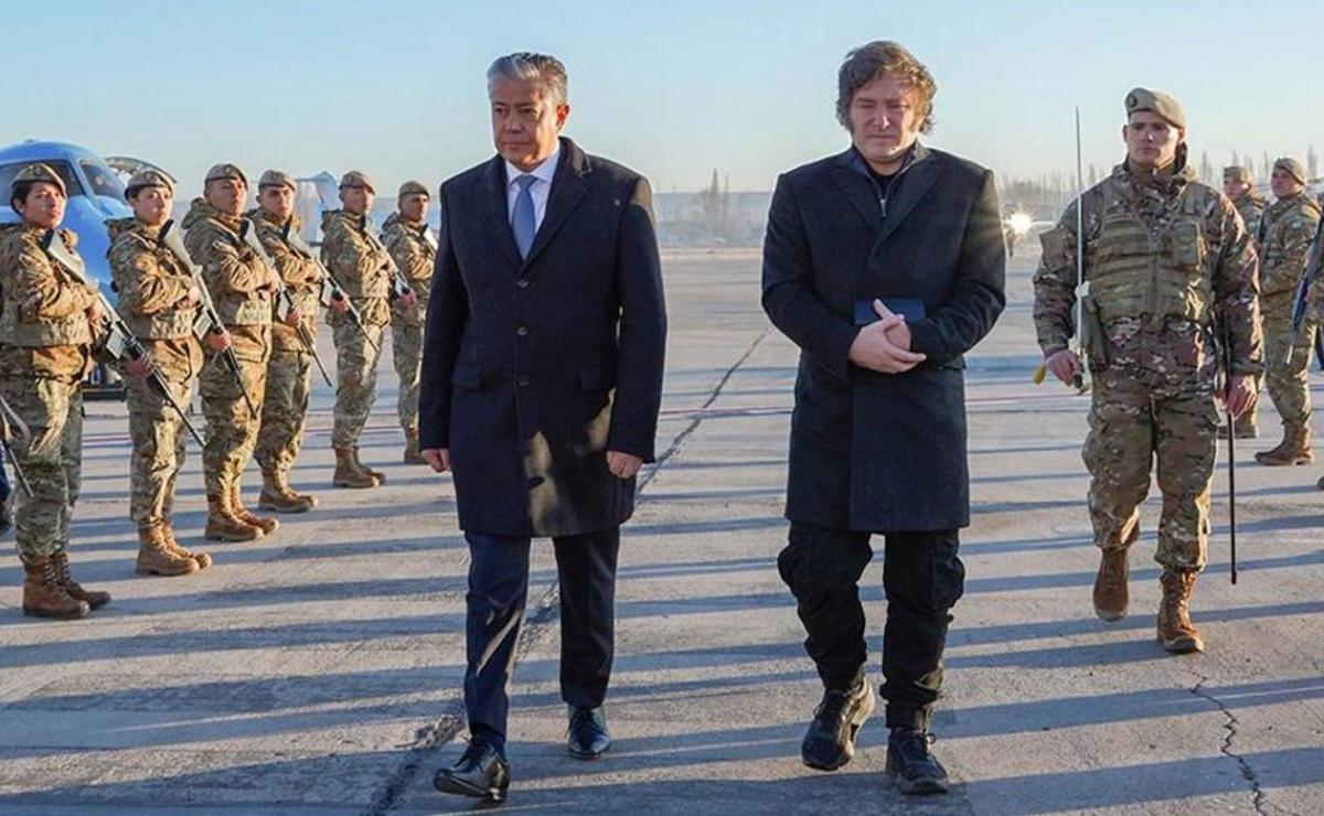 Javier Milei y el gobernador de Neuquén, Rolando Figueroa.