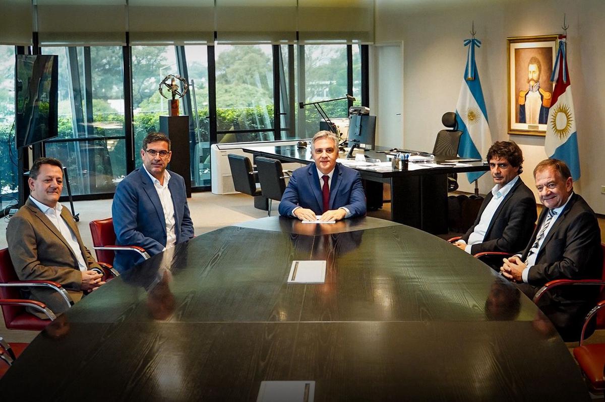 Llaryora suma a Ercole Felippa y Hernán Lacunza a Bancor