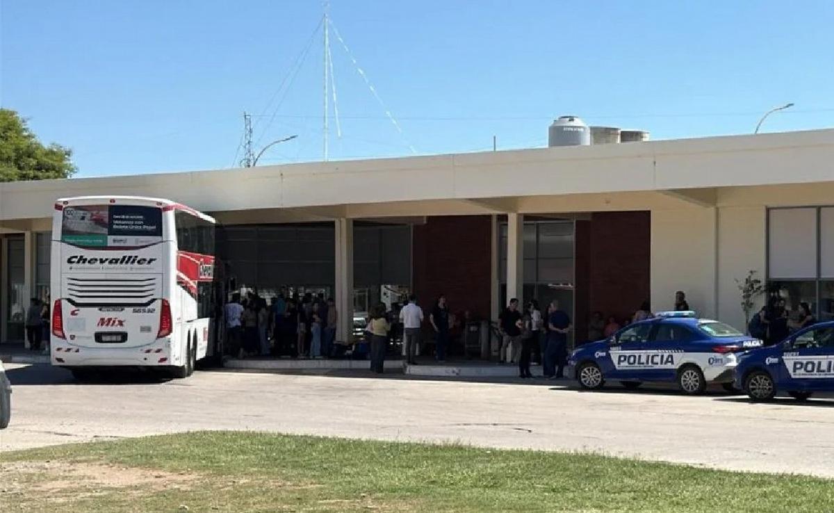 Demoraron un viaje de egresados que iba de Olivos a Bariloche.