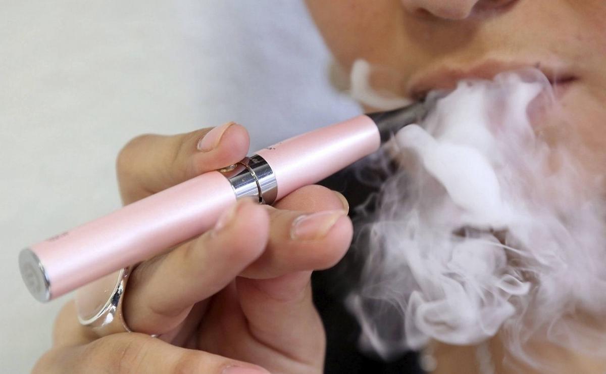 Vapeadores en lugares cerrados.