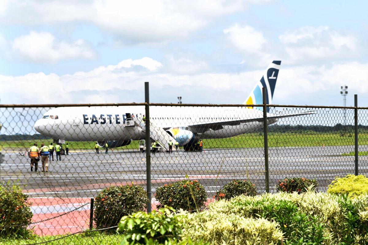 Deportados que se negaron a bajar de vuelo de EEUU en Liberia son enviados a Guinea Ecuatorial