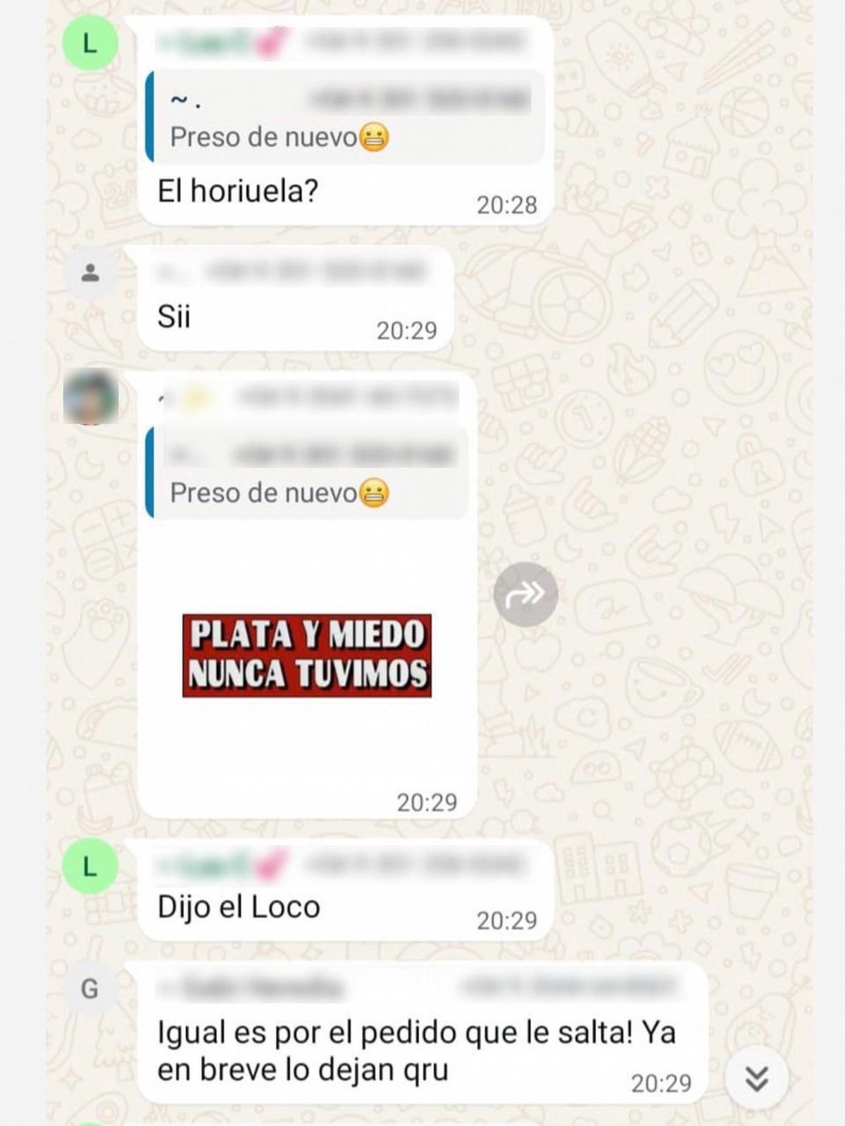 Chats entre polícias.