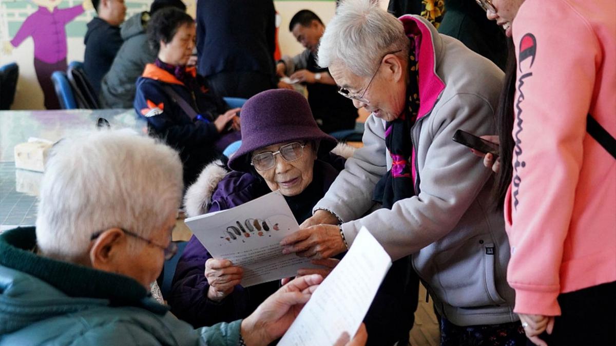 FOTO: China aumentó la edad jubilatoria