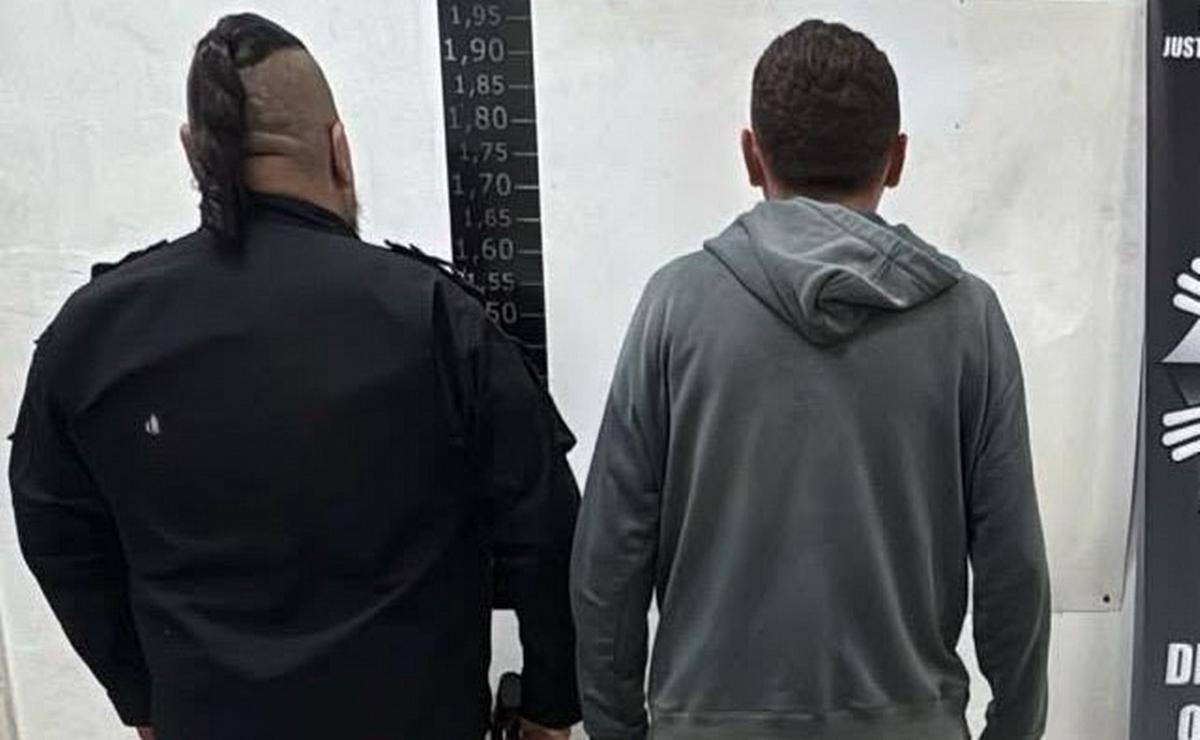 Dos hombres fueron aprehendidos en allanamientos por robos de celulares en Rosario.