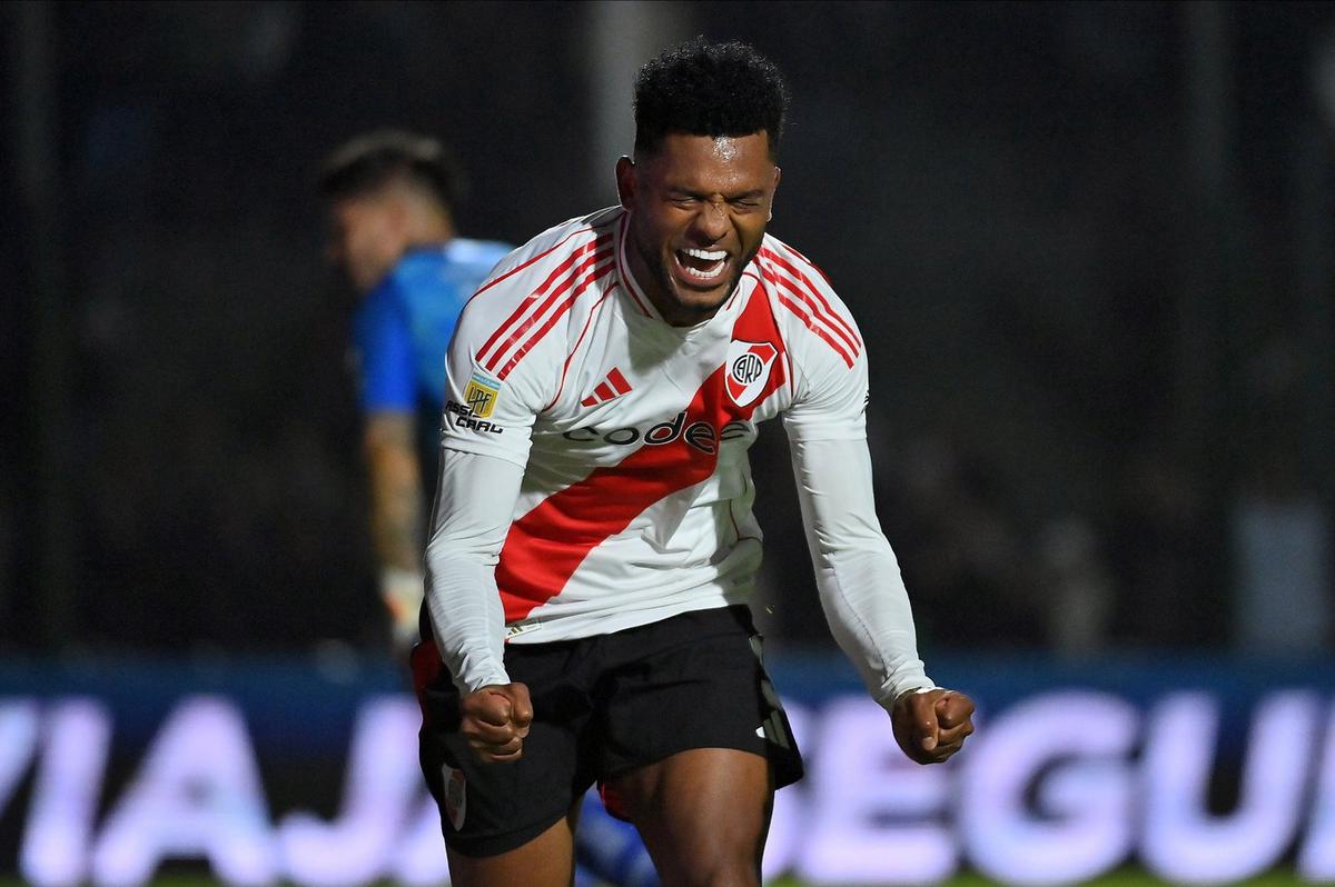 El delantero colombiano busca club tras irse del "Millo".