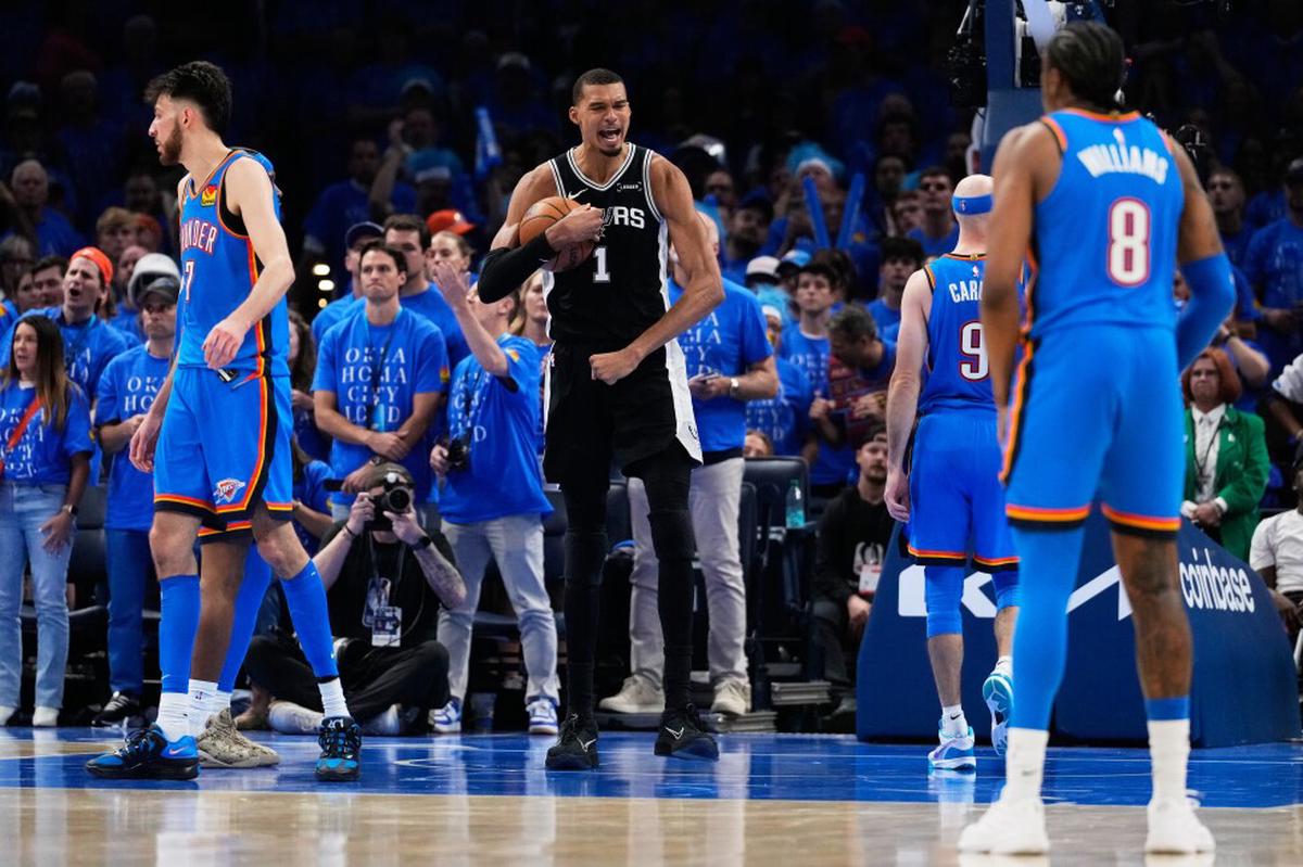 Wembanyama explota con 41 puntos y 24 rebotes y los Spurs superan al Thunder en doble prórroga