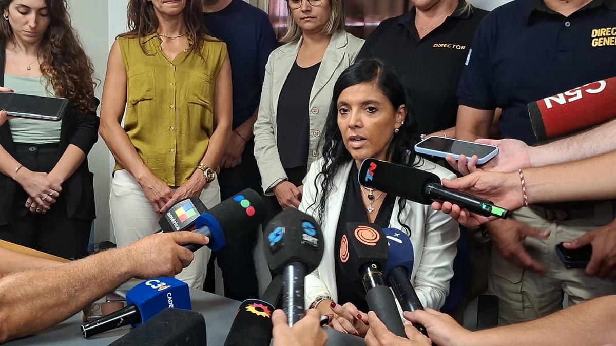La fiscal Silvana Pen habla con la prensa del caso Esmeralda. (Foto: Cadena 3)