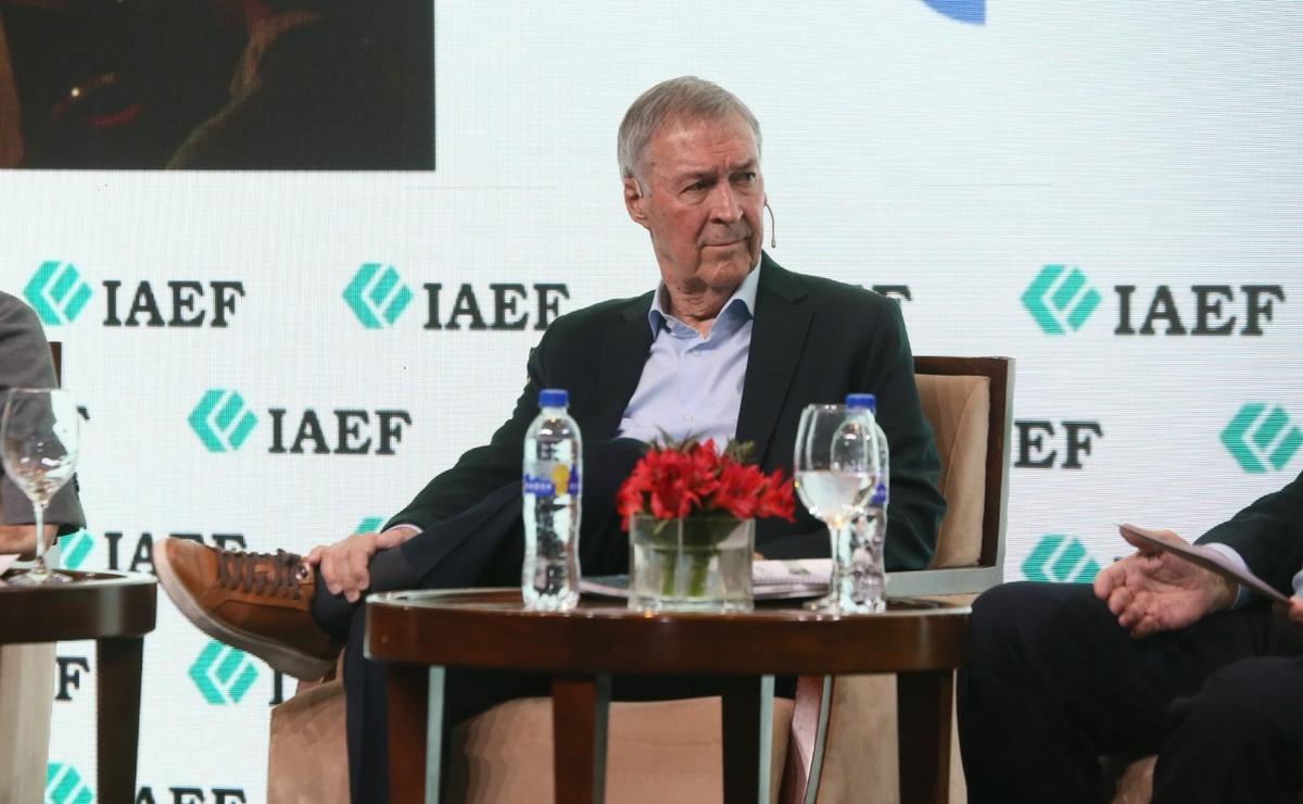 Schiaretti disertó en la IAEF de Mendoza.