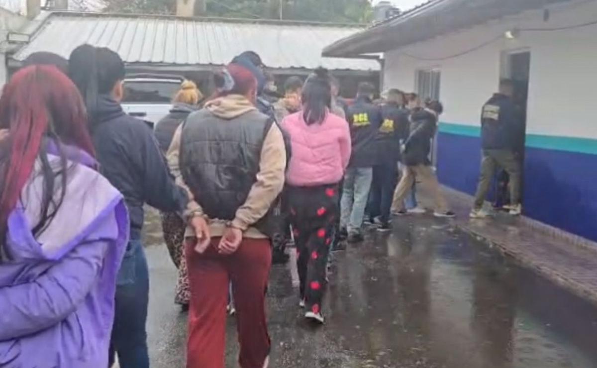 Imágenes de las detenciones por extorsión vinculado a Gemidos TV